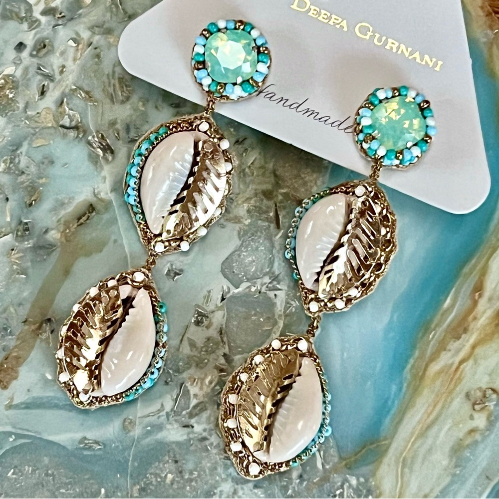 NWT Deepa Gurnani Beaded Crystal Seashell Chandeliers - Picture 2 of 16